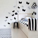 Olika fjärilar i sovrummet