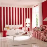Ruang tamu berwarna putih dan merah