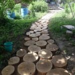 Calea în țară din lemn tăiat de ferăstrău