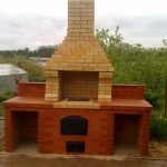 BBQ grill with chimney
