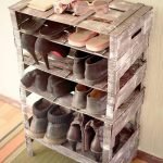 Caixa de sapatos feita de caixas de madeira