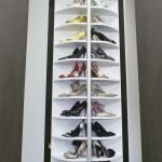 Тесен шкаф за обувки