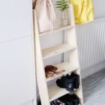 Shoe shelf with stairs