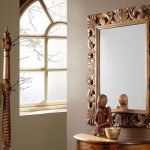 Espelho de madeira para uma residência de verão