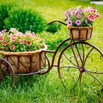 Blumentöpfe auf einem Fahrrad