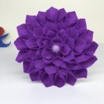 Flor de fieltro púrpura
