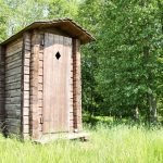 Дървена тоалетна