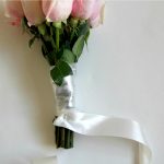 Panglică pentru un buchet de trandafiri