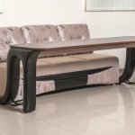 Transformerende sofa med et bord