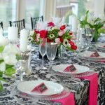 Decoración de mesa festiva romántica