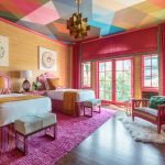 Lyse farger i soverommet interiør