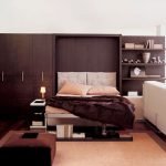 Transformácia postele v obývacej izbe