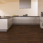 The advantages of the dark floor in the kitchen