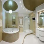 Zlatý interiér kúpeľne