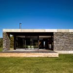Façade d'une maison en pierre naturelle