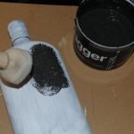 Påfør akrylmaling med en svamp