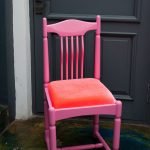Vaaleanpunainen tuoli