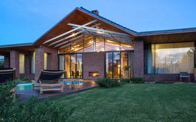 Projekty jednopodlažních domů s panoramatickými okny