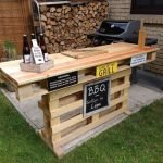 Bar counter of pallets