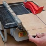 Tile cutting tool