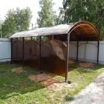 Canopy with polycarbonate walls