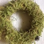 Glue with moss