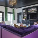 Lilac καναπέ στο σαλόνι